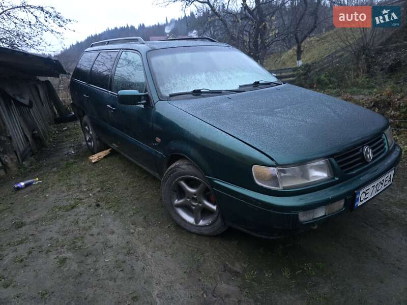 Універсал Volkswagen Passat 1995 в Сторожинці