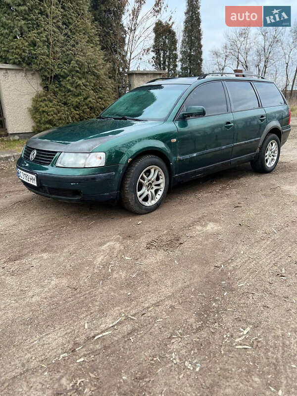 Седан Volkswagen Passat 1998 в Львове