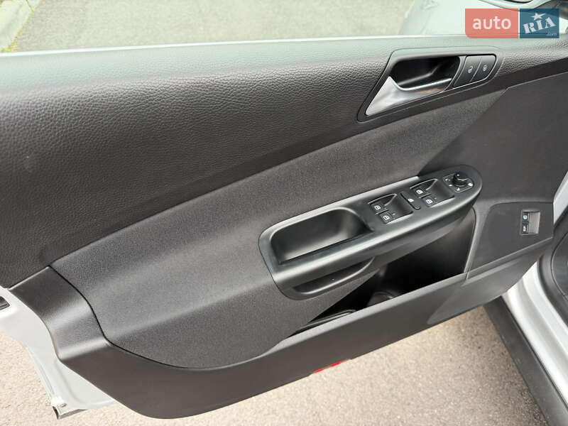 Седан Volkswagen Passat 2009 в Виннице