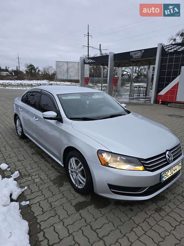 Седан Volkswagen Passat 2012 в Стрые