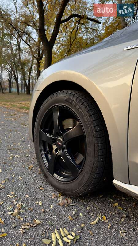 Седан Volkswagen Passat 2013 в Киеве