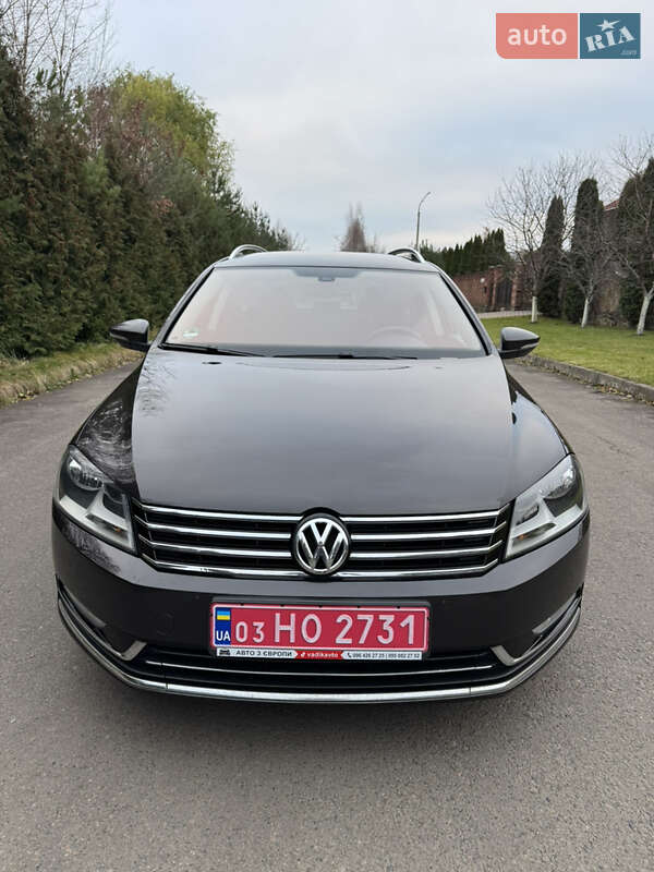 Універсал Volkswagen Passat 2012 в Рівному
