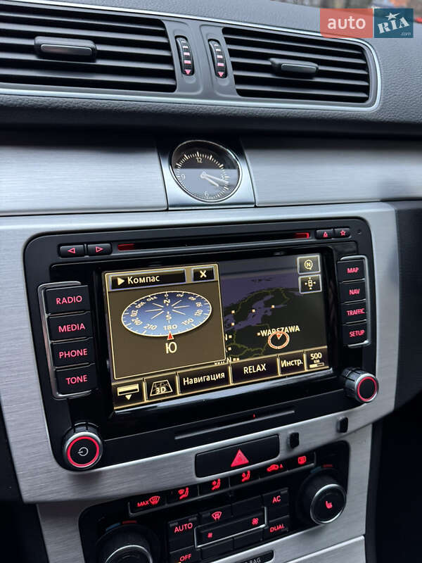 Універсал Volkswagen Passat 2012 в Рівному