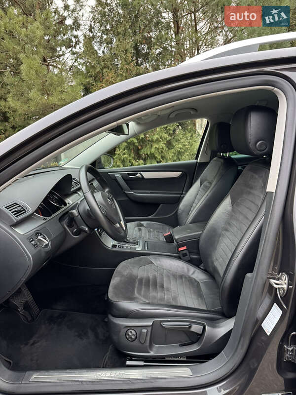 Універсал Volkswagen Passat 2012 в Рівному
