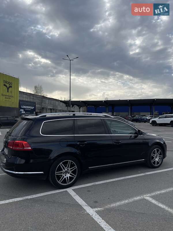 Универсал Volkswagen Passat 2012 в Ивано-Франковске