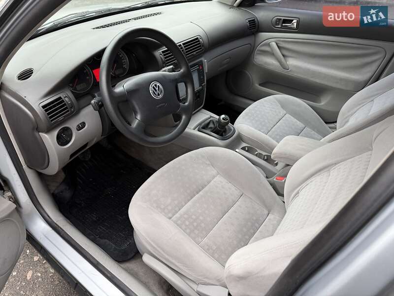 Универсал Volkswagen Passat 2001 в Ахтырке