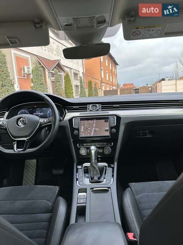 Седан Volkswagen Passat 2016 в Стрые