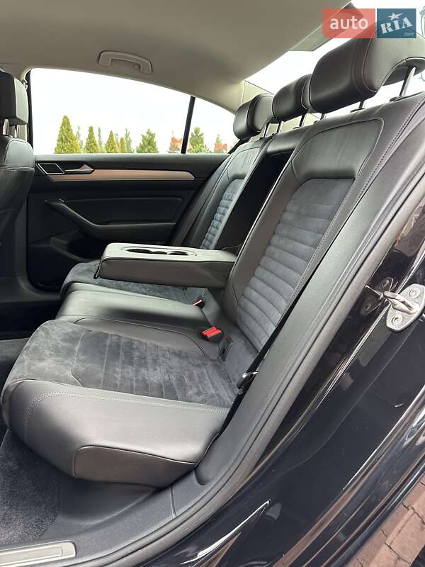 Седан Volkswagen Passat 2016 в Стрые