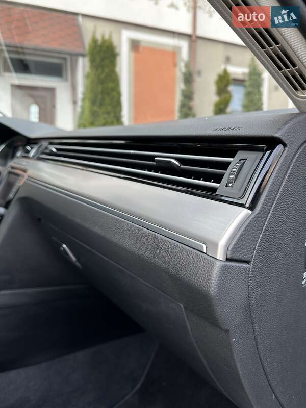 Седан Volkswagen Passat 2016 в Стрые