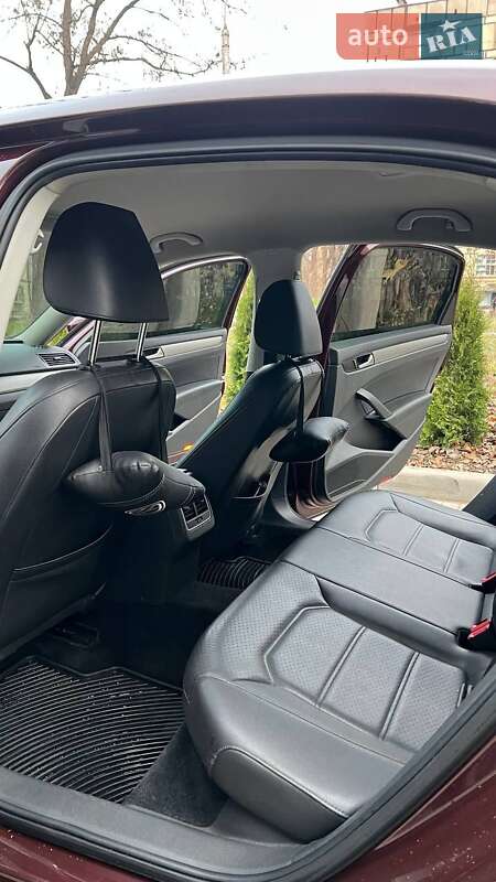 Седан Volkswagen Passat 2014 в Кривом Роге