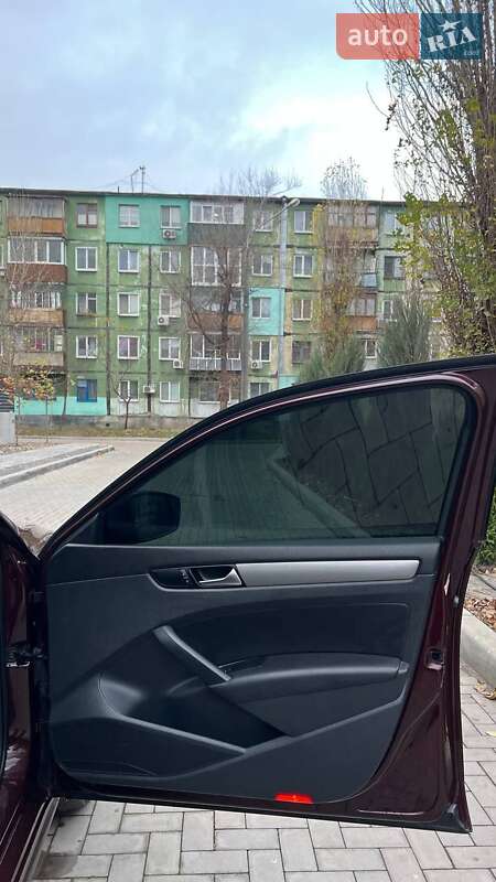 Седан Volkswagen Passat 2014 в Кривом Роге