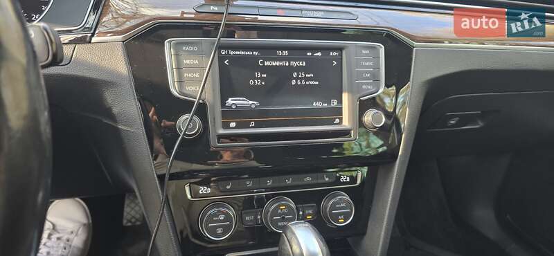 Універсал Volkswagen Passat 2015 в Чернівцях