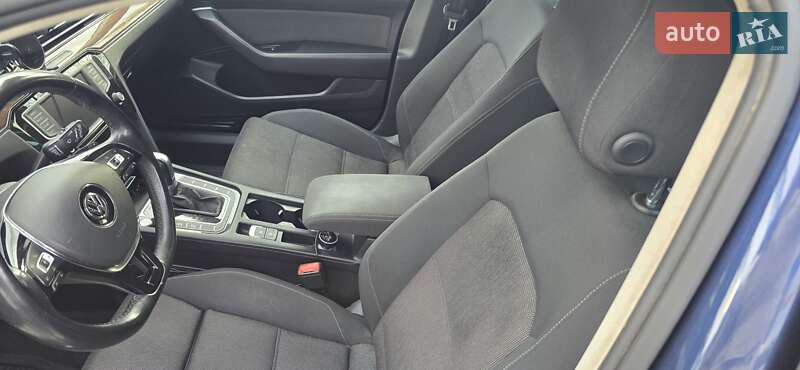 Універсал Volkswagen Passat 2015 в Чернівцях