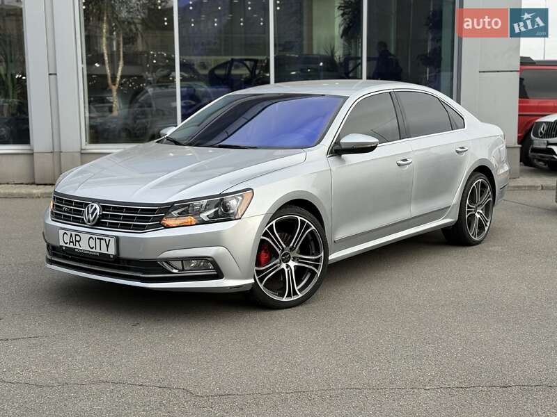 Седан Volkswagen Passat 2016 в Киеве