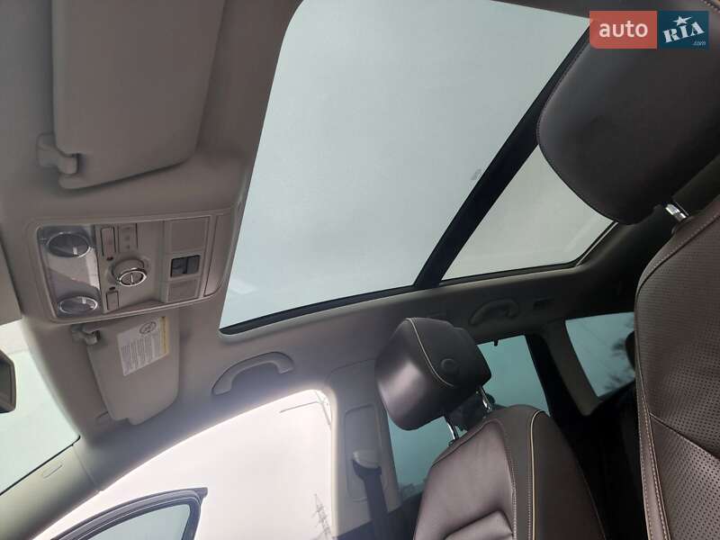 Универсал Volkswagen Passat 2013 в Киеве