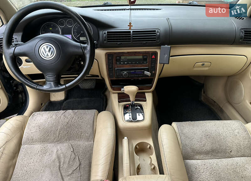 Седан Volkswagen Passat 2003 в Черновцах