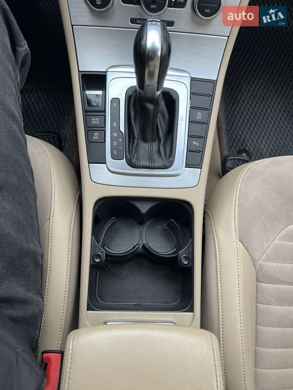 Універсал Volkswagen Passat 2013 в Бродах