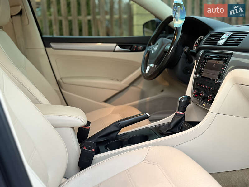 Седан Volkswagen Passat 2015 в Днепре