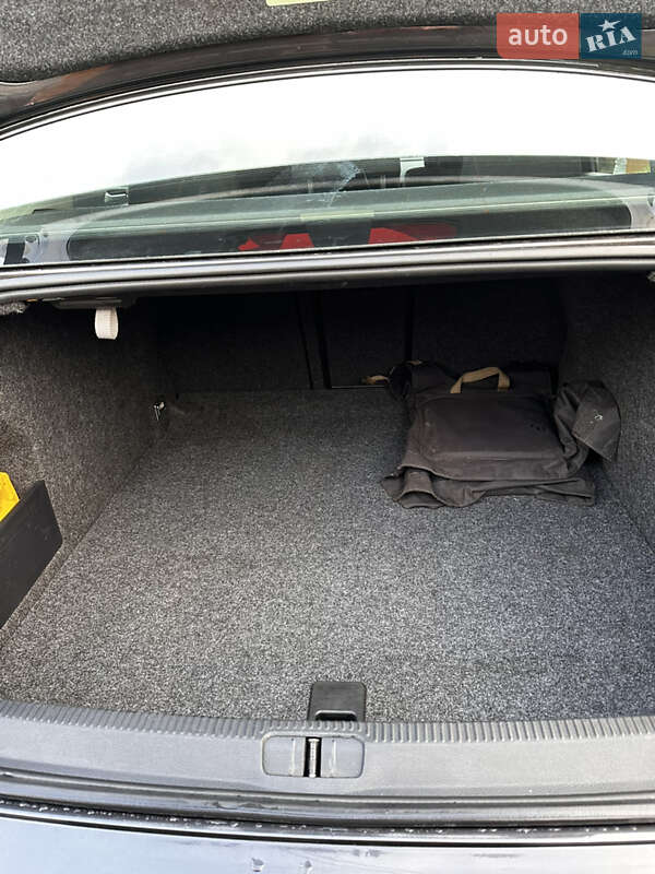 Седан Volkswagen Passat 2005 в Ивано-Франковске