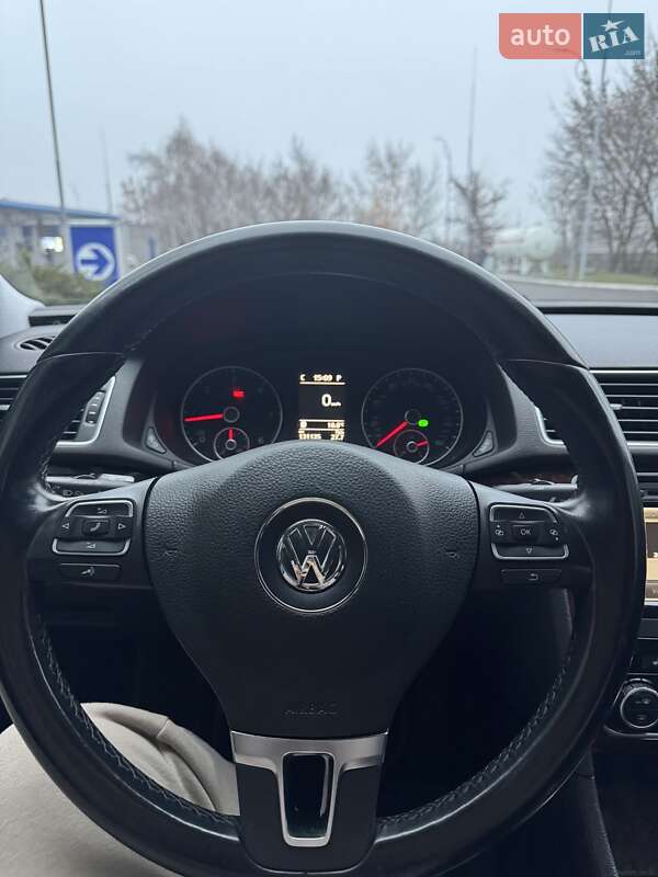 Седан Volkswagen Passat 2014 в Павлограде