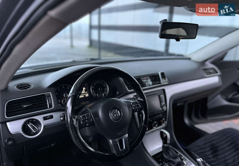 Седан Volkswagen Passat 2012 в Виннице
