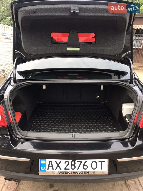 Седан Volkswagen Passat 2006 в Краснограде