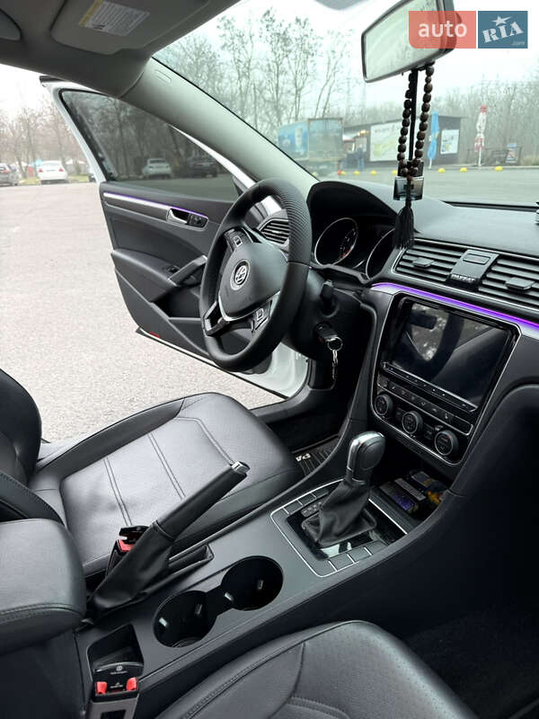 Седан Volkswagen Passat 2017 в Запорожье