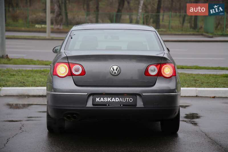 Седан Volkswagen Passat 2005 в Харкові