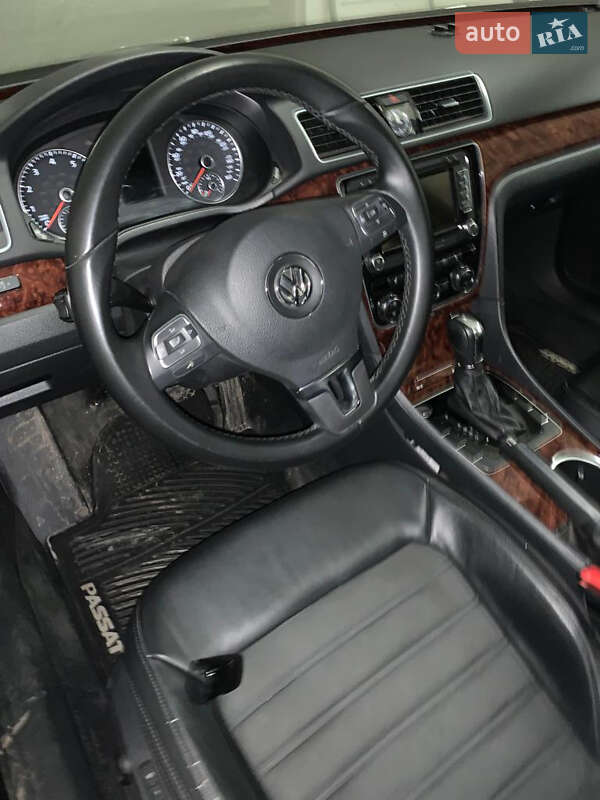 Седан Volkswagen Passat 2013 в Одесі