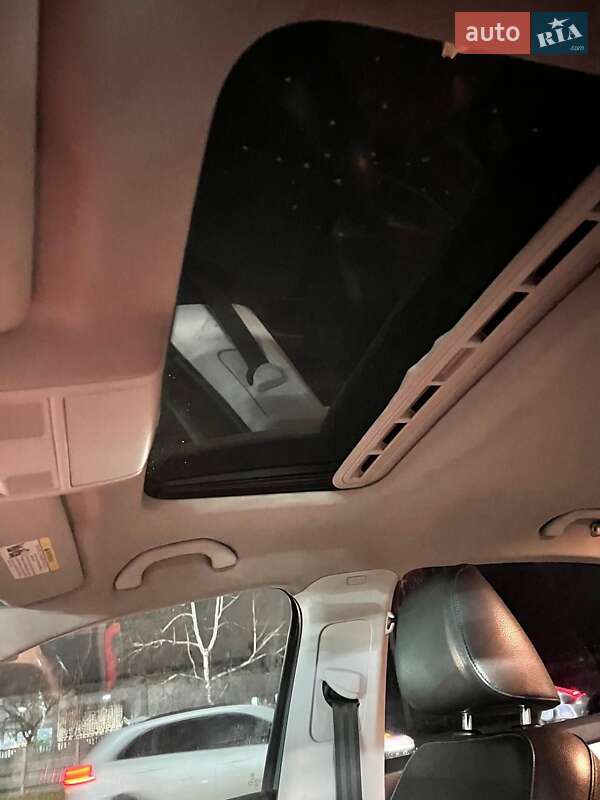 Седан Volkswagen Passat 2013 в Ровно