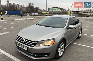 Седан Volkswagen Passat 2012 в Києві