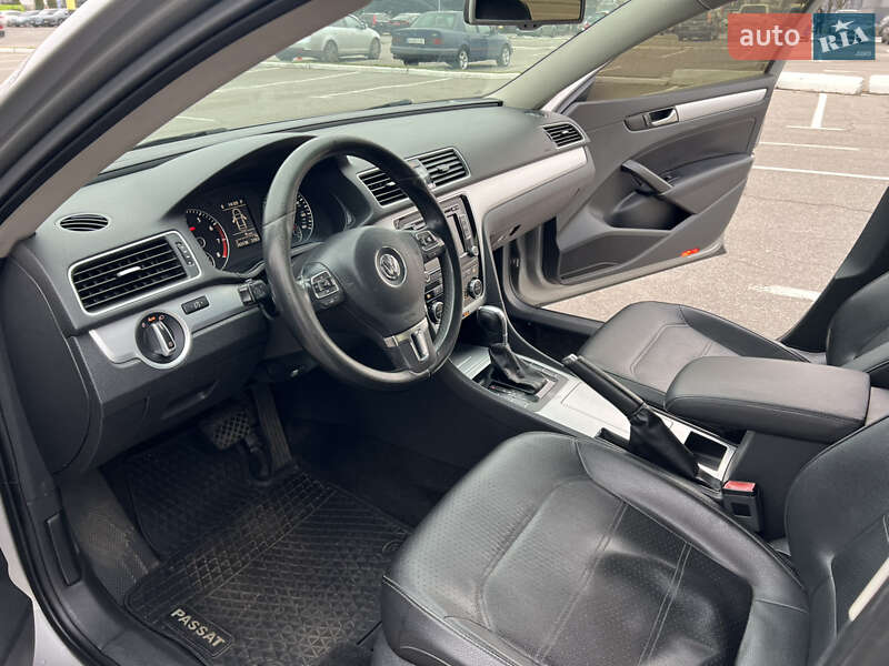 Седан Volkswagen Passat 2012 в Киеве