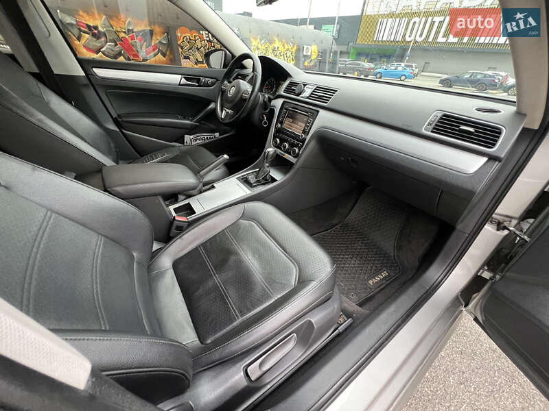 Седан Volkswagen Passat 2012 в Киеве