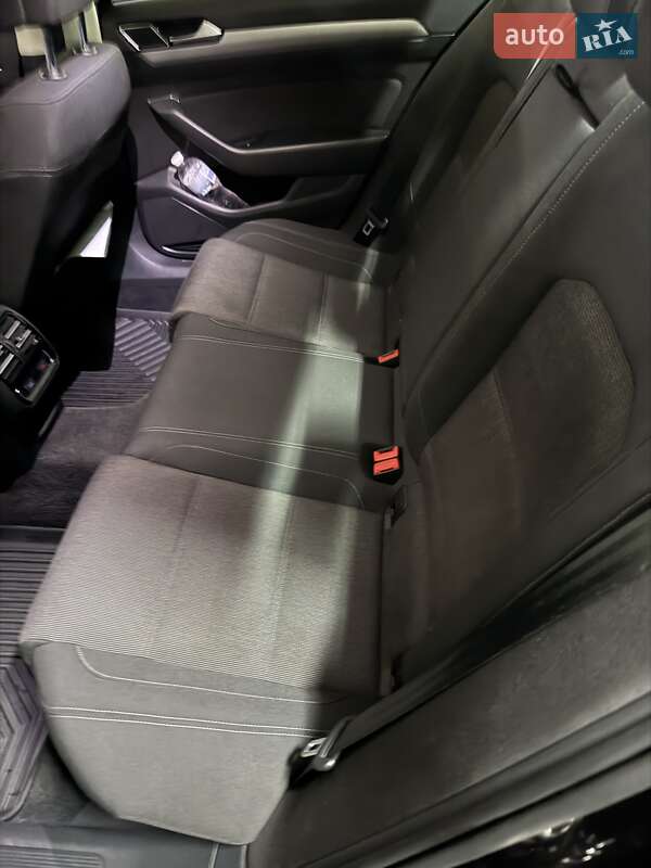 Седан Volkswagen Passat 2017 в Броварах