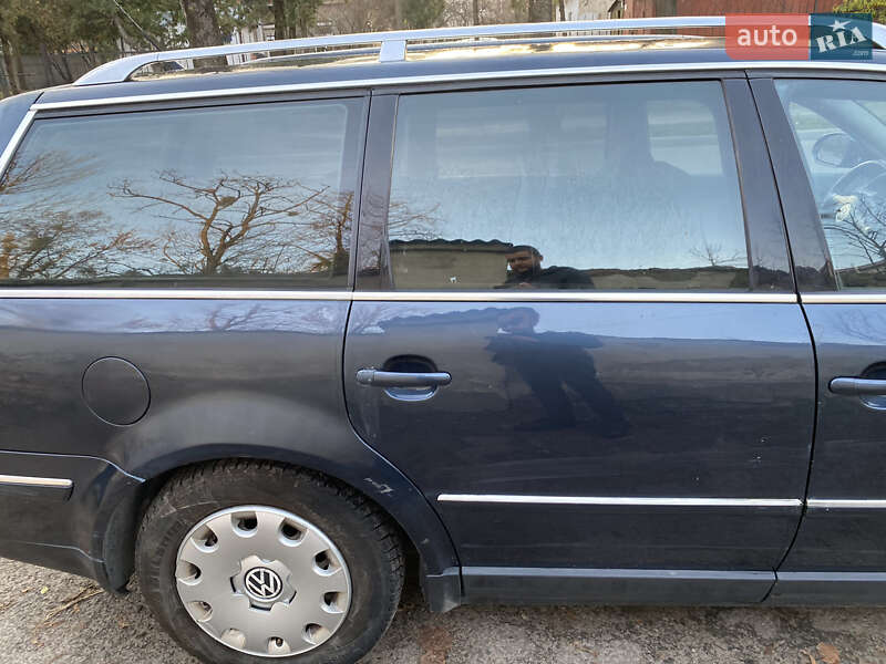Универсал Volkswagen Passat 2004 в Львове