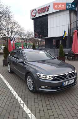 Універсал Volkswagen Passat 2015 в Чернівцях