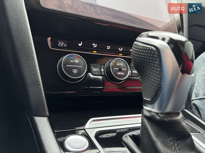 Универсал Volkswagen Passat 2018 в Львове