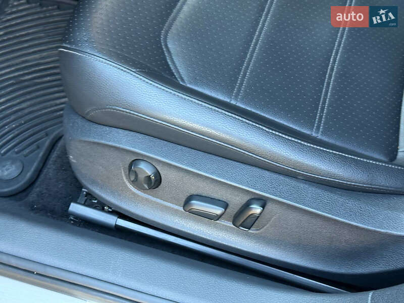 Седан Volkswagen Passat 2018 в Днепре