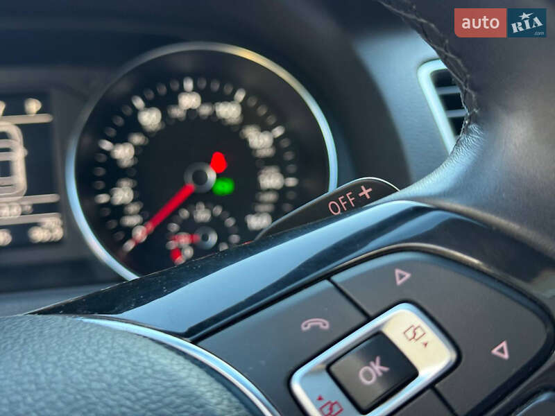 Седан Volkswagen Passat 2018 в Днепре