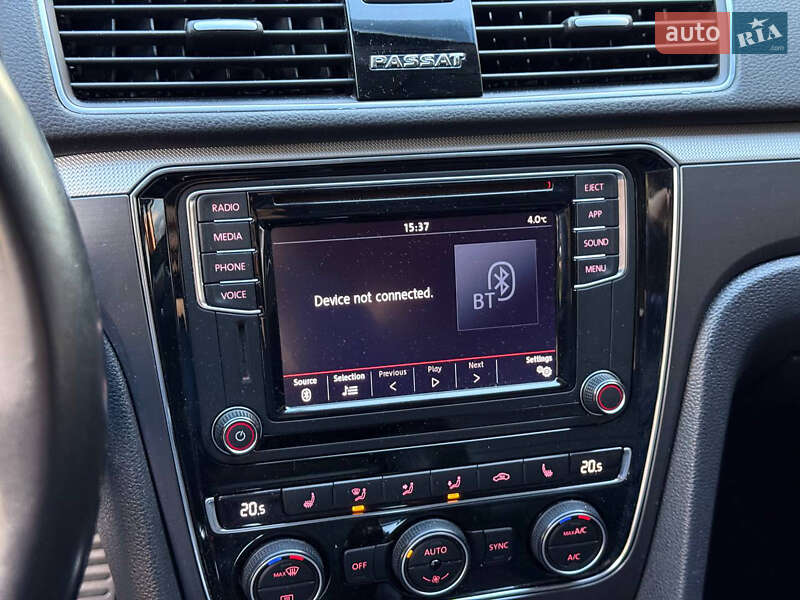 Седан Volkswagen Passat 2018 в Днепре