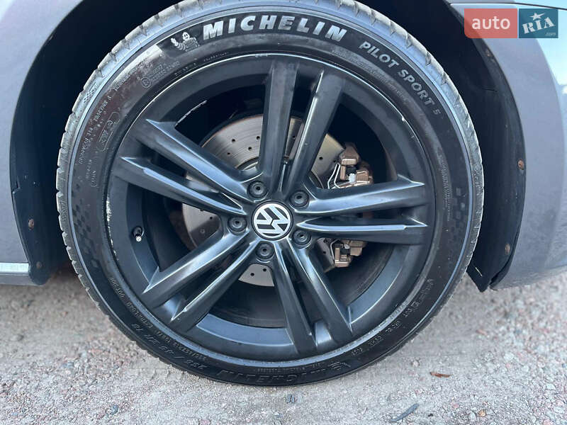 Седан Volkswagen Passat 2014 в Киеве