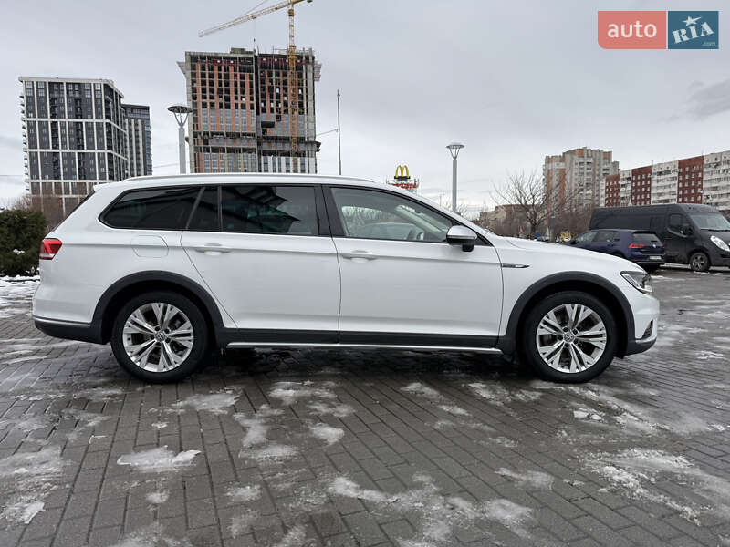 Универсал Volkswagen Passat 2017 в Львове