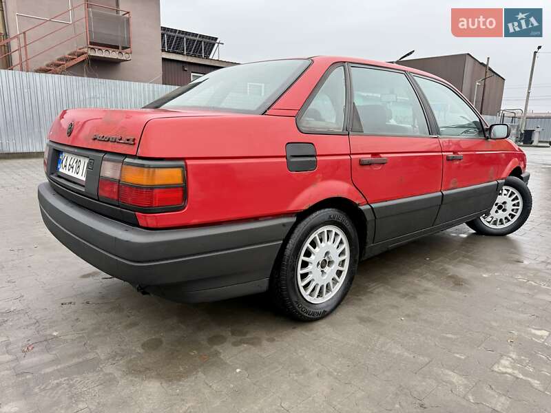 Седан Volkswagen Passat 1989 в Киеве