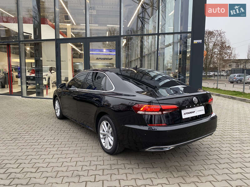 Седан Volkswagen Passat 2020 в Одессе
