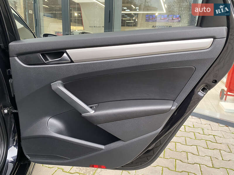 Седан Volkswagen Passat 2020 в Одессе