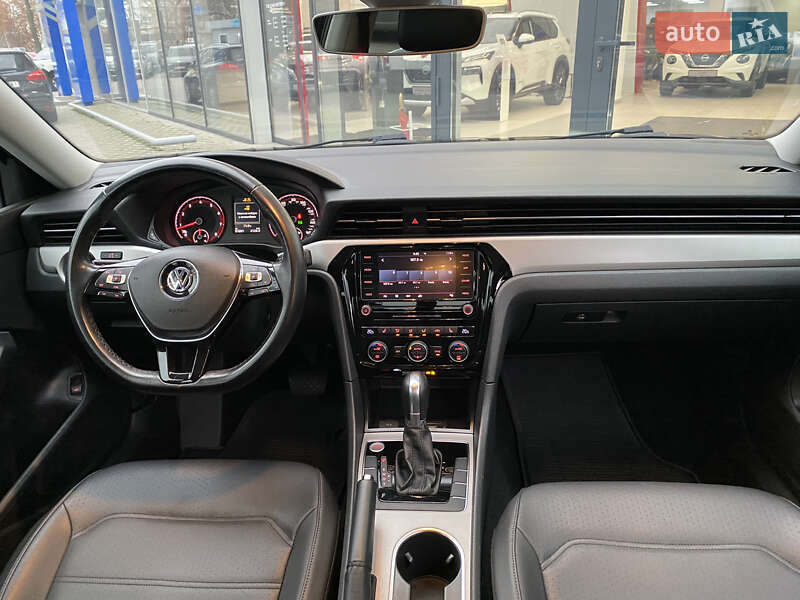 Седан Volkswagen Passat 2020 в Одессе