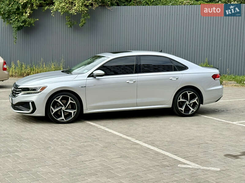 Седан Volkswagen Passat 2020 в Житомирі