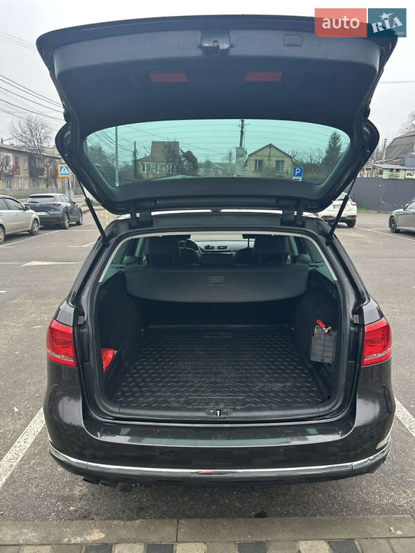 Универсал Volkswagen Passat 2011 в Хотове