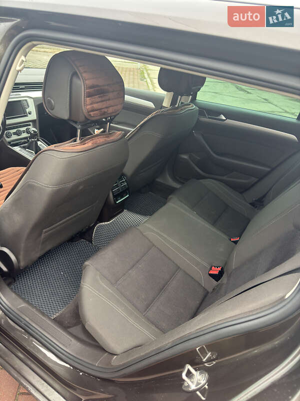 Універсал Volkswagen Passat 2015 в Шепетівці