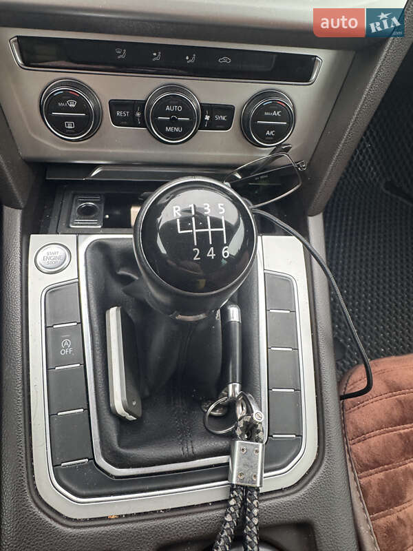 Універсал Volkswagen Passat 2015 в Шепетівці